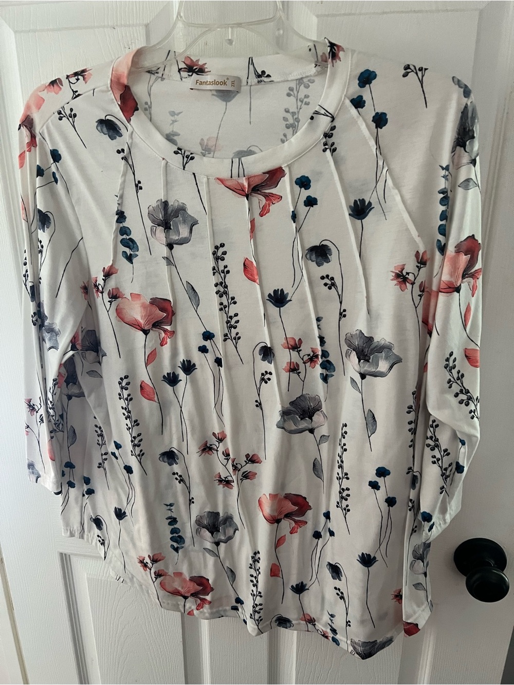 Fantaslook Women’s White Floral Long Sleeve Tee - Pink & Blue Floral